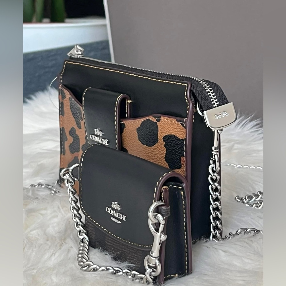 CC868 - Coach Poppy Crossbody with Card Case with Leopard Print and Sig Canvas - Picture 3 of 16